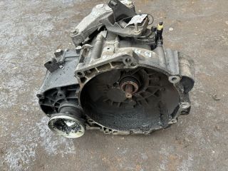 bontott VW TOURAN Váltó (Mechanikus)