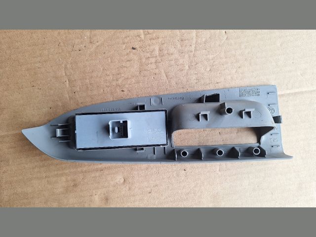 bontott VW TOURAN Ablakemelő Kapcsoló Négyes / Kettes