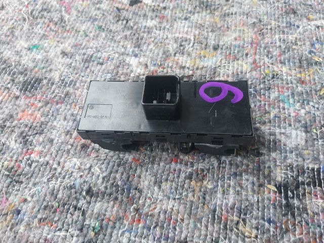 bontott VW TOURAN Ablakemelő Kapcsoló Négyes / Kettes