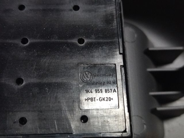 bontott VW TOURAN Ablakemelő Kapcsoló Négyes / Kettes