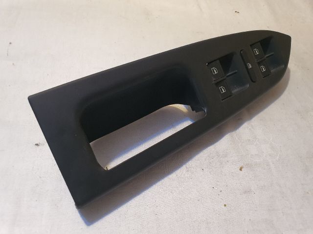bontott VW TOURAN Ablakemelő Kapcsoló Négyes / Kettes