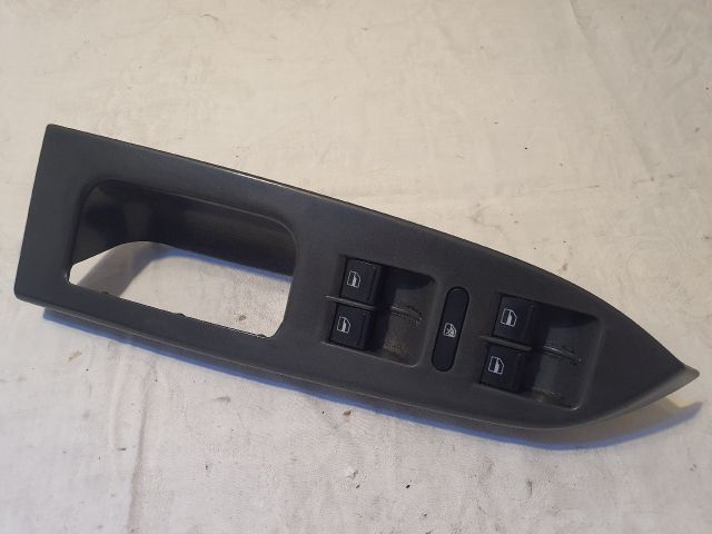 bontott VW TOURAN Ablakemelő Kapcsoló Négyes / Kettes