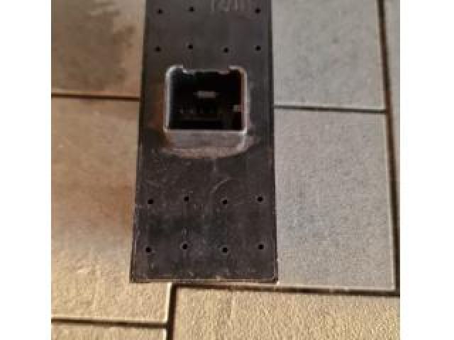 bontott VW TOURAN Ablakemelő Kapcsoló Négyes / Kettes