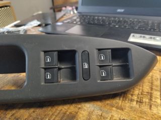 bontott VW TOURAN Ablakemelő Kapcsoló Négyes / Kettes