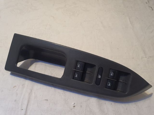 bontott VW TOURAN Ablakemelő Kapcsoló Négyes / Kettes