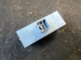 bontott VW TOURAN Ablakemelő Kapcsoló Négyes / Kettes