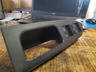 bontott VW TOURAN Ablakemelő Kapcsoló Négyes / Kettes
