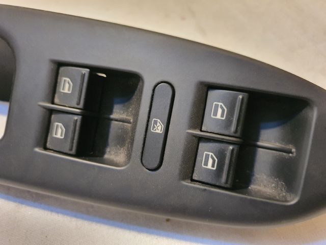 bontott VW TOURAN Ablakemelő Kapcsoló Négyes / Kettes