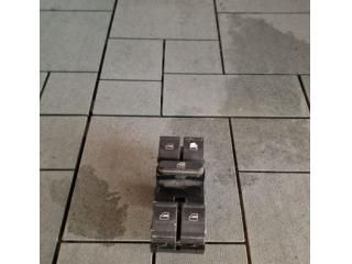 bontott VW TOURAN Ablakemelő Kapcsoló Négyes / Kettes