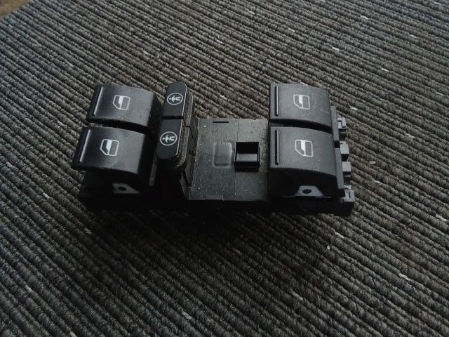 bontott VW TOURAN Ablakemelő Kapcsoló Négyes / Kettes