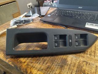 bontott VW TOURAN Ablakemelő Kapcsoló Négyes / Kettes