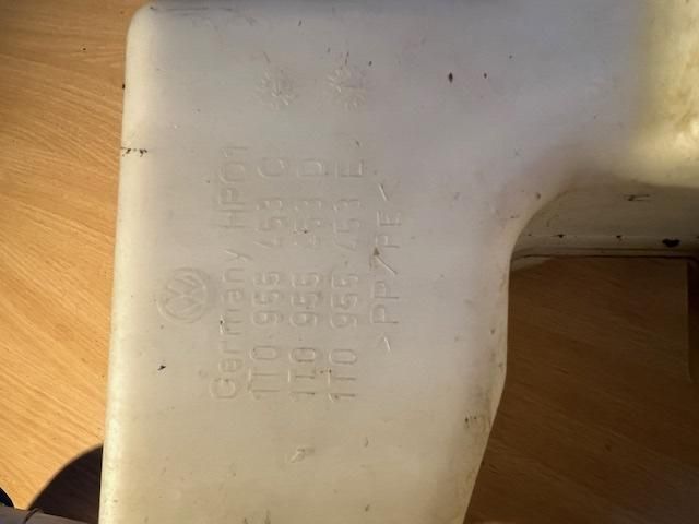 bontott VW TOURAN Ablakmosó Tartály