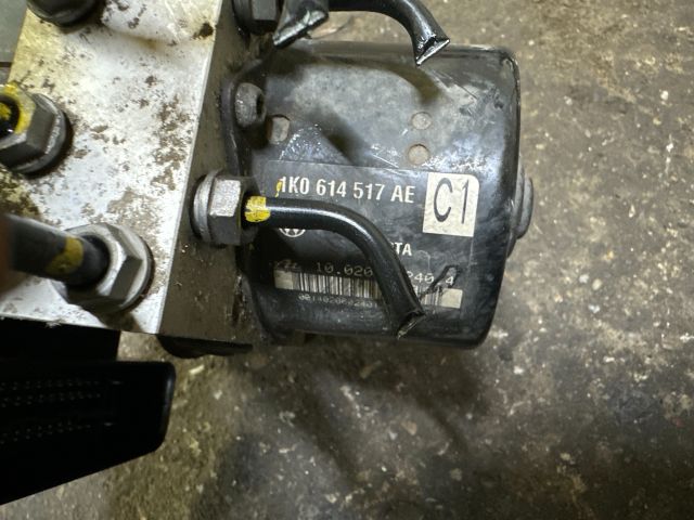 bontott VW TOURAN ABS Kocka