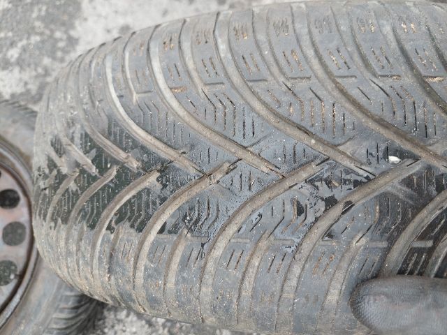 bontott VW TOURAN Acélfelni Szett Gumival