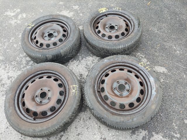 bontott VW TOURAN Acélfelni Szett Gumival