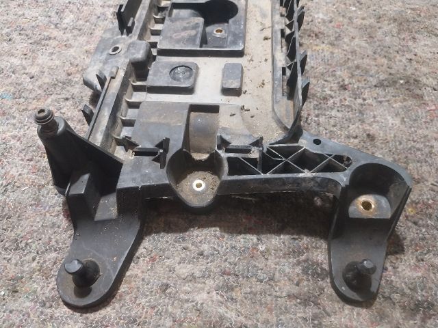 bontott VW TOURAN Akkumulátor Tartó