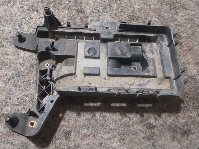 bontott VW TOURAN Akkumulátor Tartó