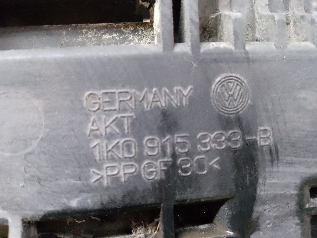 bontott VW TOURAN Akkumulátor Tartó