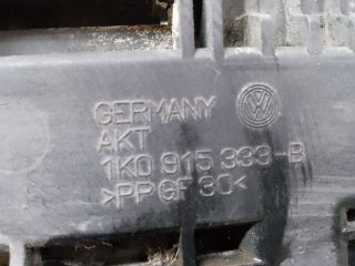 bontott VW TOURAN Akkumulátor Tartó