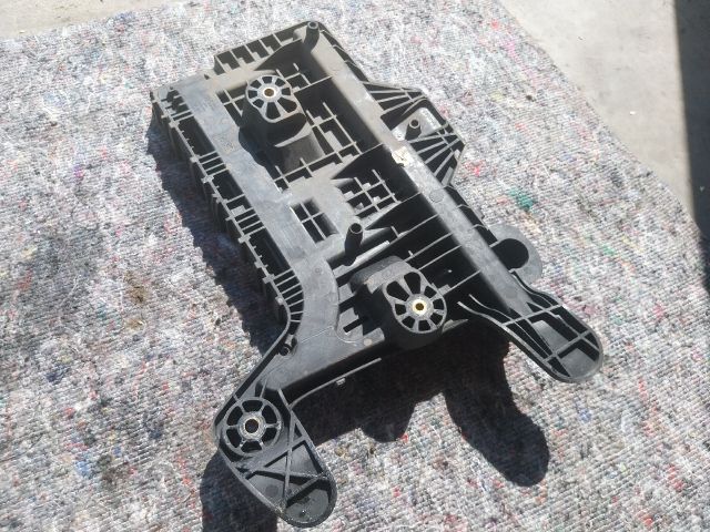 bontott VW TOURAN Akkumulátor Tartó