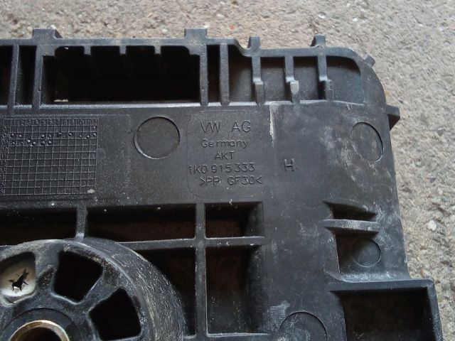 bontott VW TOURAN Akkumulátor Tartó