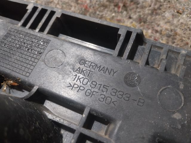 bontott VW TOURAN Akkumulátor Tartó