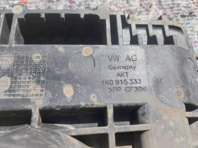 bontott VW TOURAN Akkumulátor Tartó