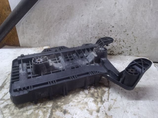 bontott VW TOURAN Akkumulátor Tartó