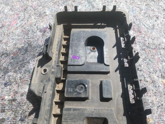 bontott VW TOURAN Akkumulátor Tartó