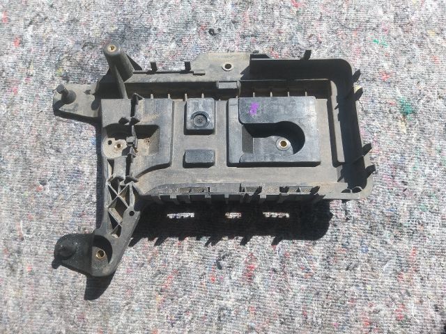 bontott VW TOURAN Akkumulátor Tartó