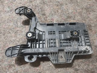 bontott VW TOURAN Akkumulátor Tartó