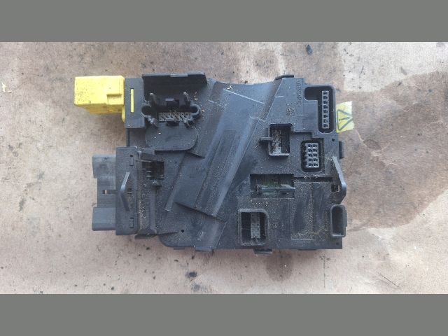 bontott VW TOURAN Aktív Kormány Elektronika