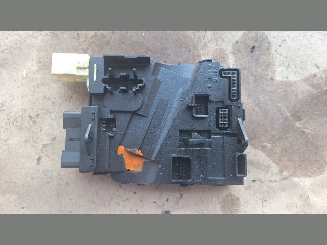 bontott VW TOURAN Aktív Kormány Elektronika