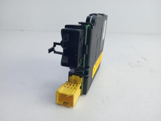 bontott VW TOURAN Aktív Kormány Elektronika