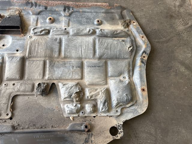 bontott VW TOURAN Alsó Motorburkolat