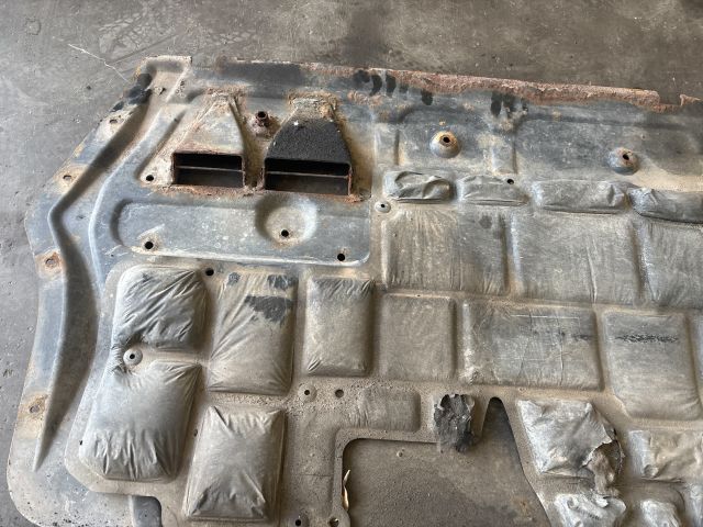 bontott VW TOURAN Alsó Motorburkolat