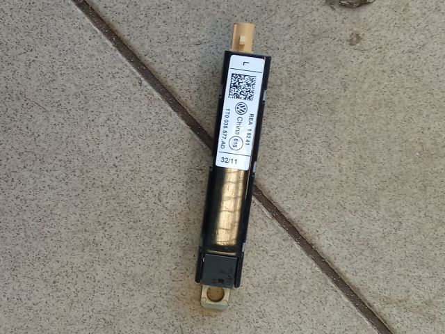 bontott VW TOURAN Antenna Erősítő