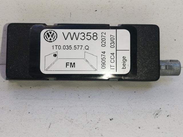 bontott VW TOURAN Antenna Erősítő