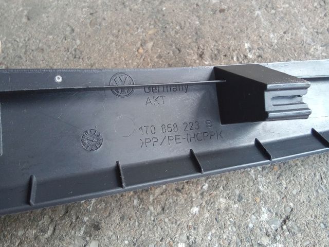 bontott VW TOURAN Bal A Oszlop Burkolat