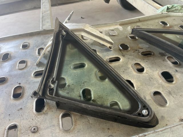 bontott VW TOURAN Bal A Oszlop Oldalablak Üveg