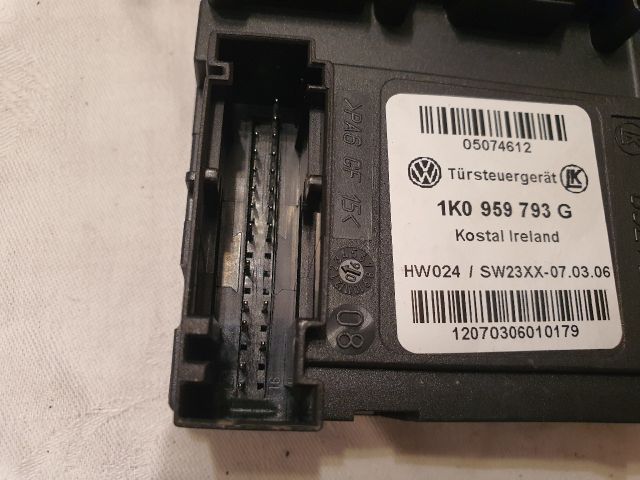 bontott VW TOURAN Bal első Ablakemelő Motor