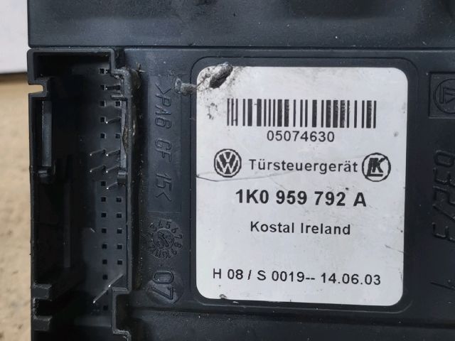 bontott VW TOURAN Bal első Ablakemelő Motor