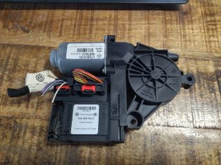 bontott VW TOURAN Bal első Ablakemelő Motor