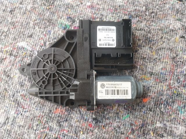 bontott VW TOURAN Bal első Ablakemelő Motor