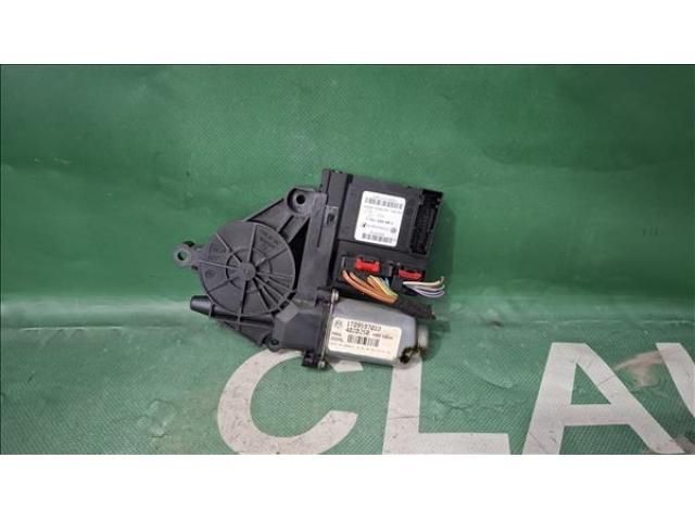 bontott VW TOURAN Bal első Ablakemelő Motor