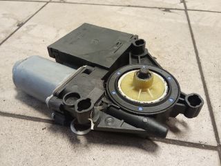 bontott VW TOURAN Bal első Ablakemelő Motor