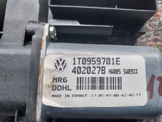 bontott VW TOURAN Bal első Ablakemelő Motor