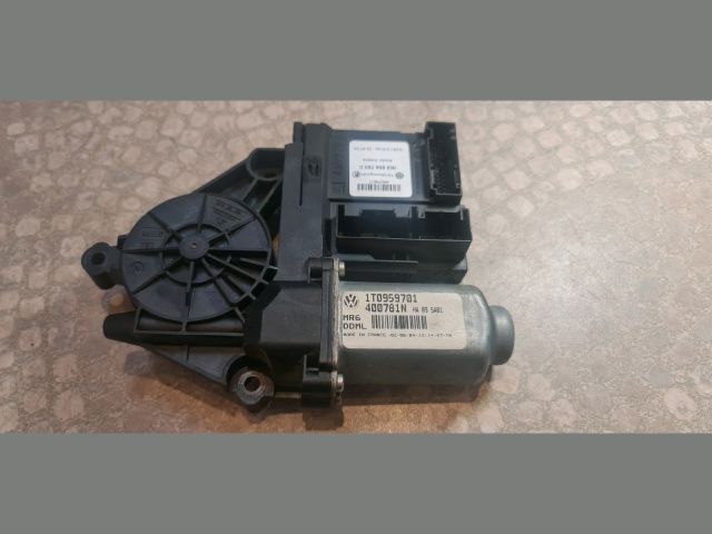 bontott VW TOURAN Bal első Ablakemelő Motor
