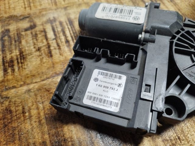 bontott VW TOURAN Bal első Ablakemelő Motor