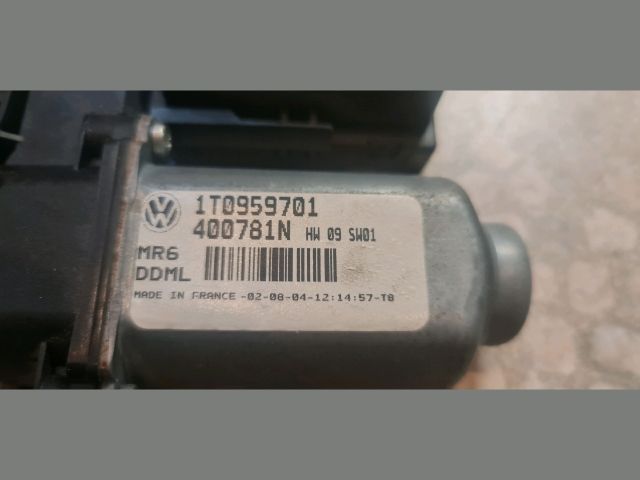 bontott VW TOURAN Bal első Ablakemelő Motor